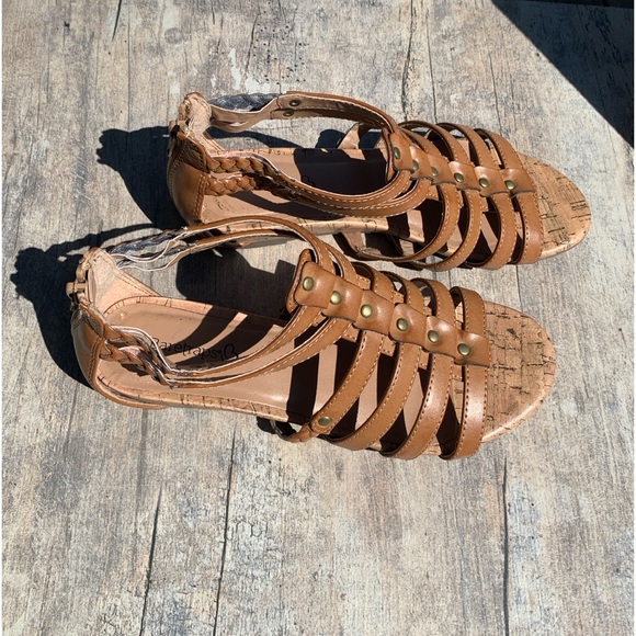 BareTraps Gladiator Sandals - Picture 2 of 8